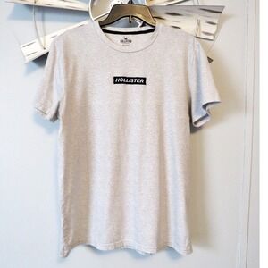 Hollister Men's Gray Tee Size Large T-Shirt Black Hollister Patch‎